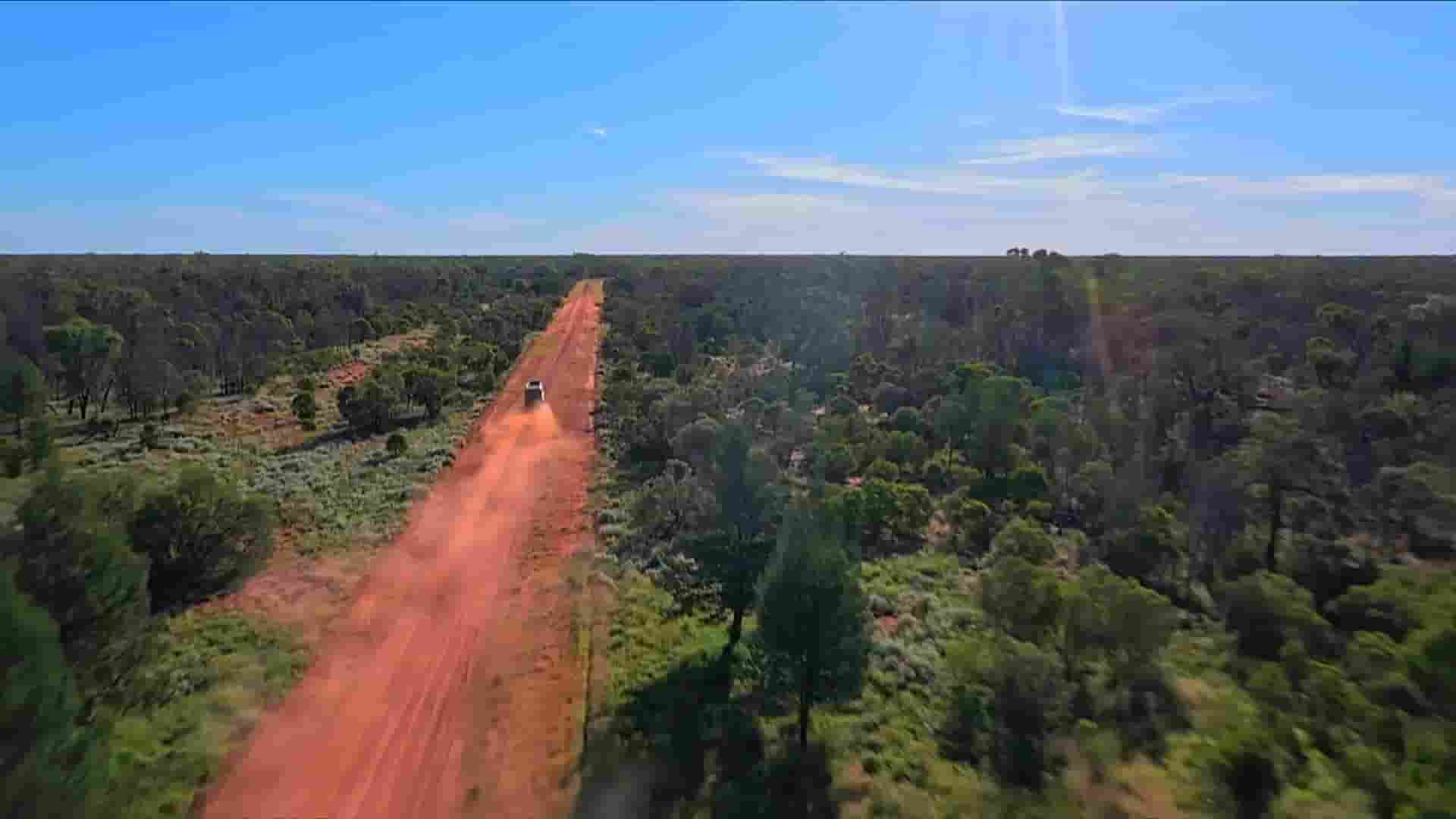 探索频道《蛋白石猎人公路之旅 Opal Hunters Red Dirt RoadTrip 2022》第1-2季全12集 英语中英双字 1080P高清网盘